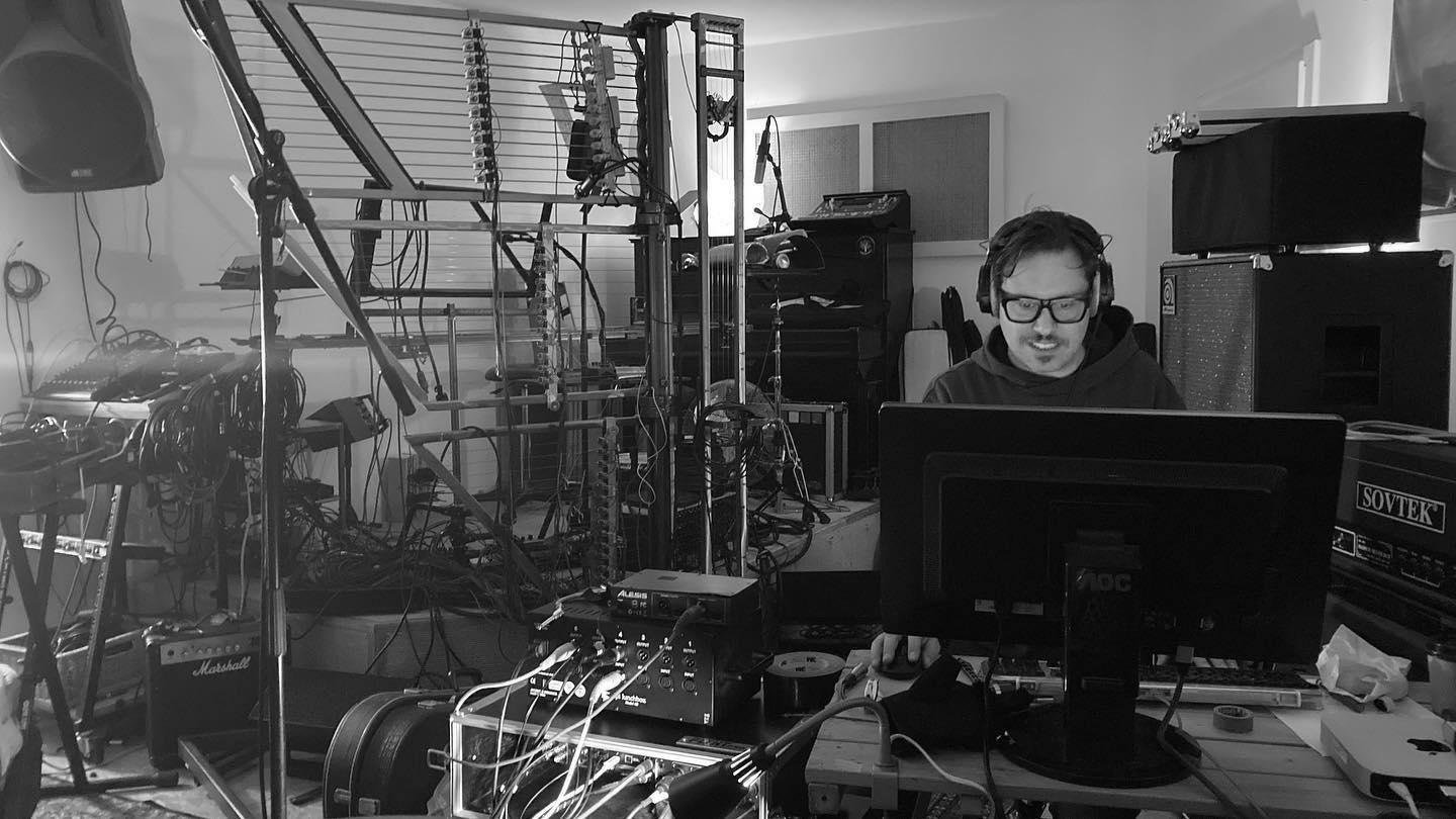 Remote recording at Superwampe. Photo: Saiko Ryusui